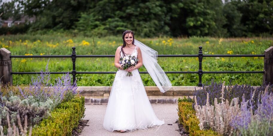 black dog photography summer bride